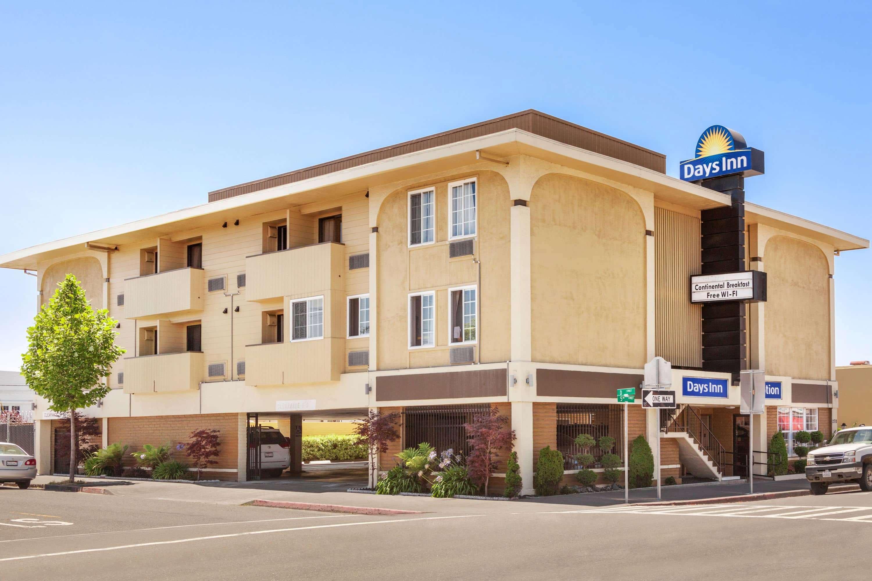 Days Inn By Wyndham Eureka Ca מראה חיצוני תמונה