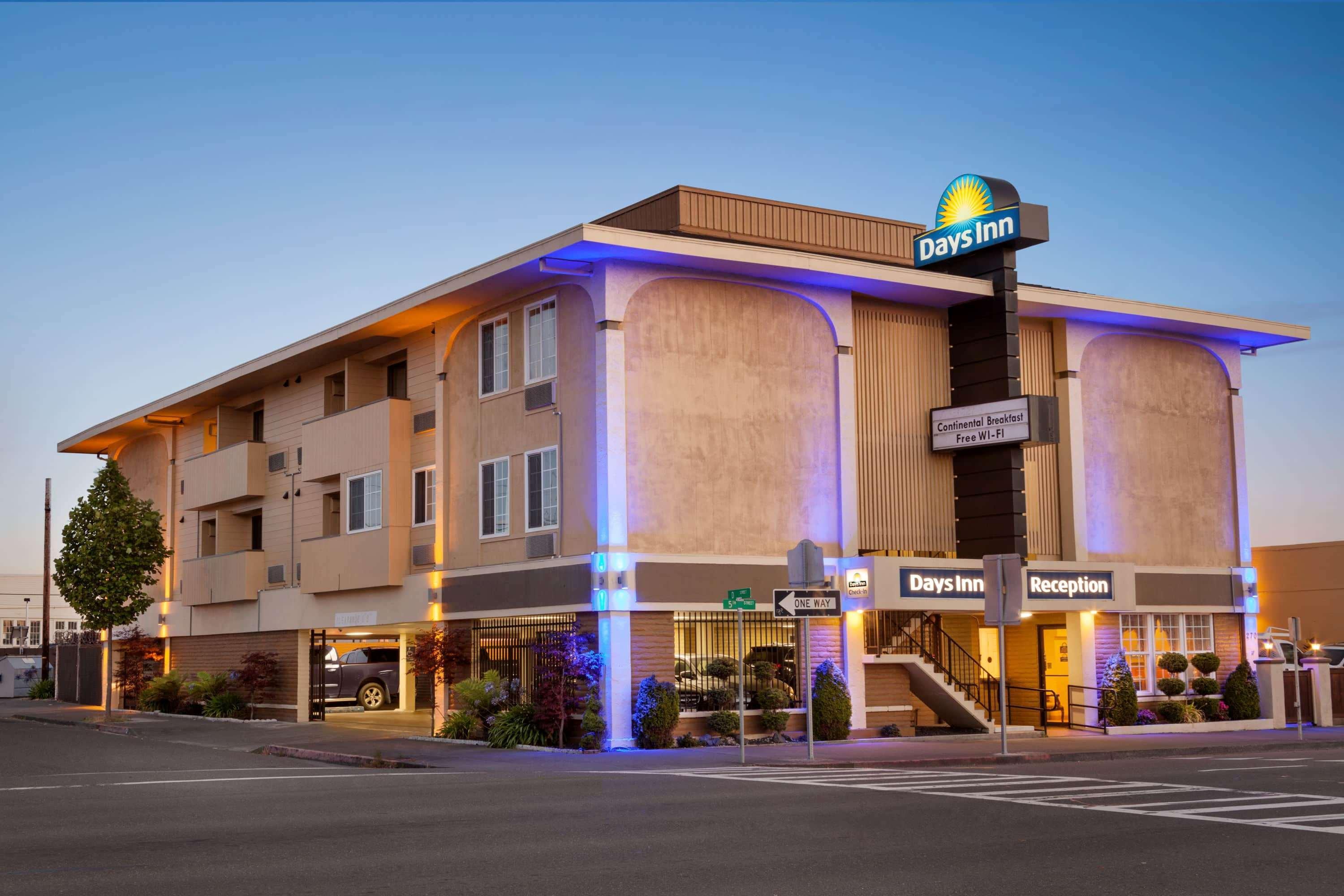 Days Inn By Wyndham Eureka Ca מראה חיצוני תמונה